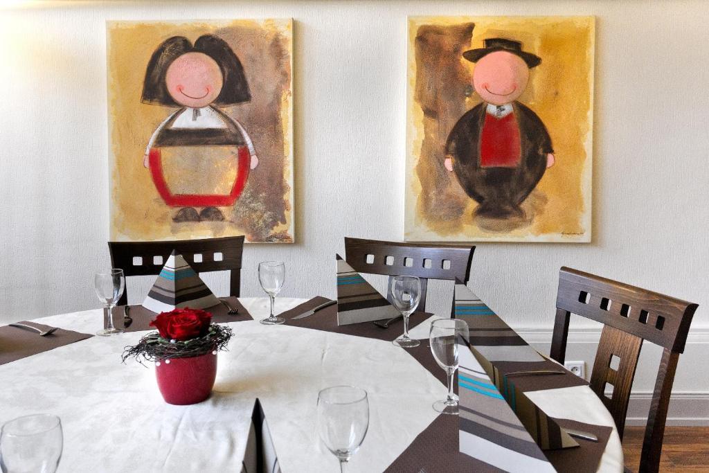 מונסטר Hotel Restaurant La Cigogne מראה חיצוני תמונה