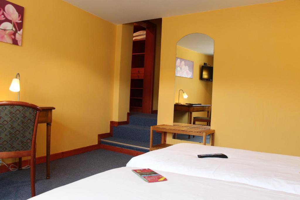 מונסטר Hotel Restaurant La Cigogne חדר תמונה